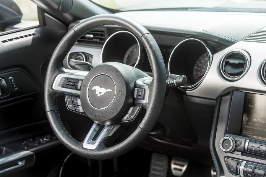 Ford Mustang GT Convertible 2015 года  (EU) (фото 21 из 32)